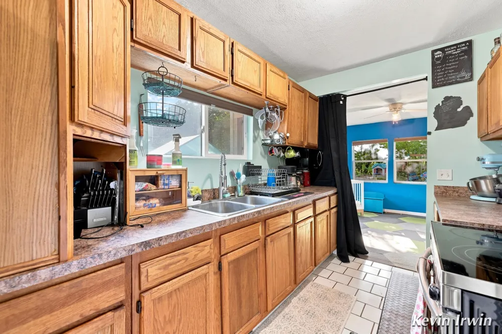 6780 Tulare Avenue NE Rockford, MI 49341