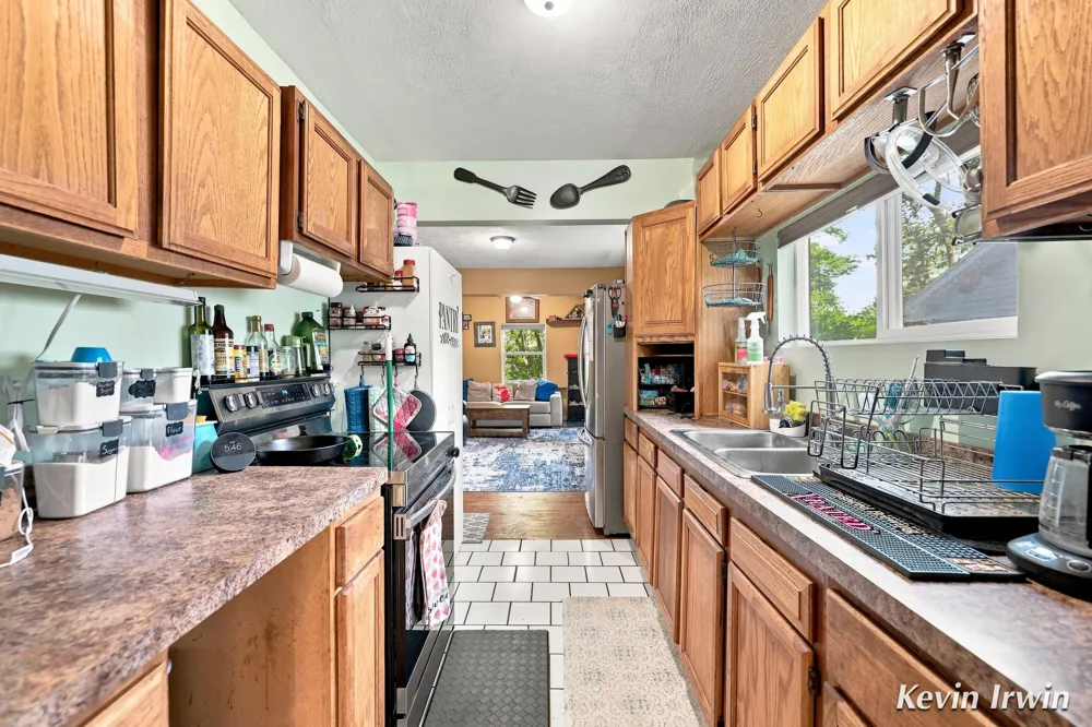 6780 Tulare Avenue NE Rockford, MI 49341