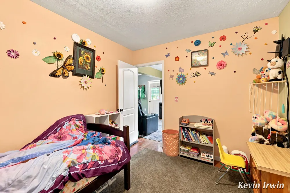 6780 Tulare Avenue NE Rockford, MI 49341