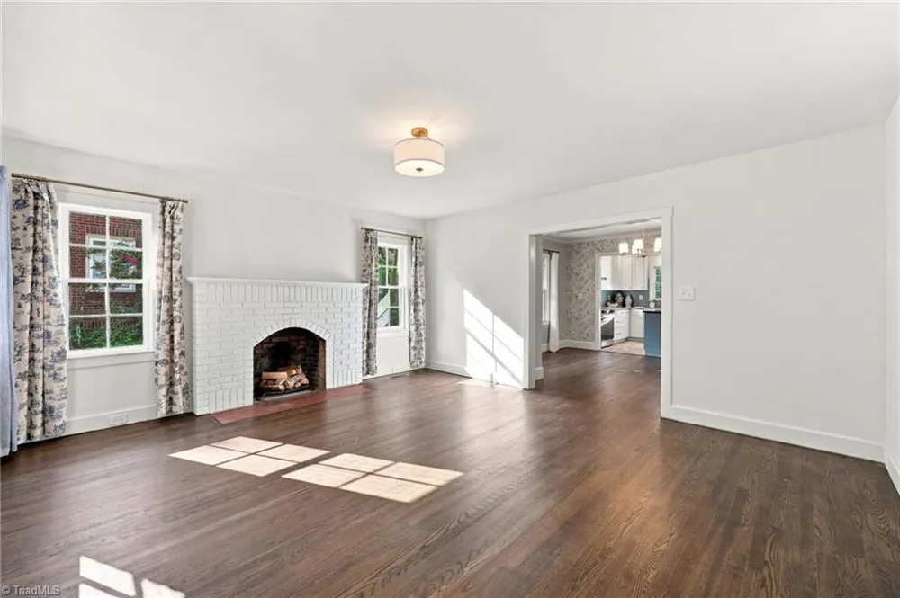 813 Arbordale Avenue High Point, NC 27262