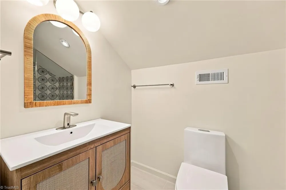 813 Arbordale Avenue High Point, NC 27262