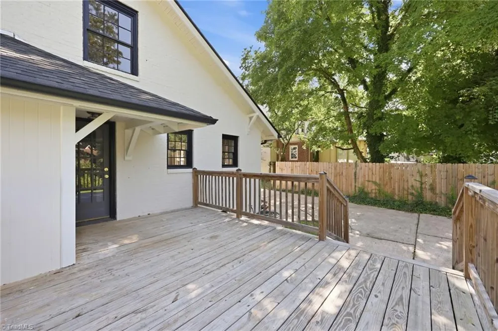 813 Arbordale Avenue High Point, NC 27262