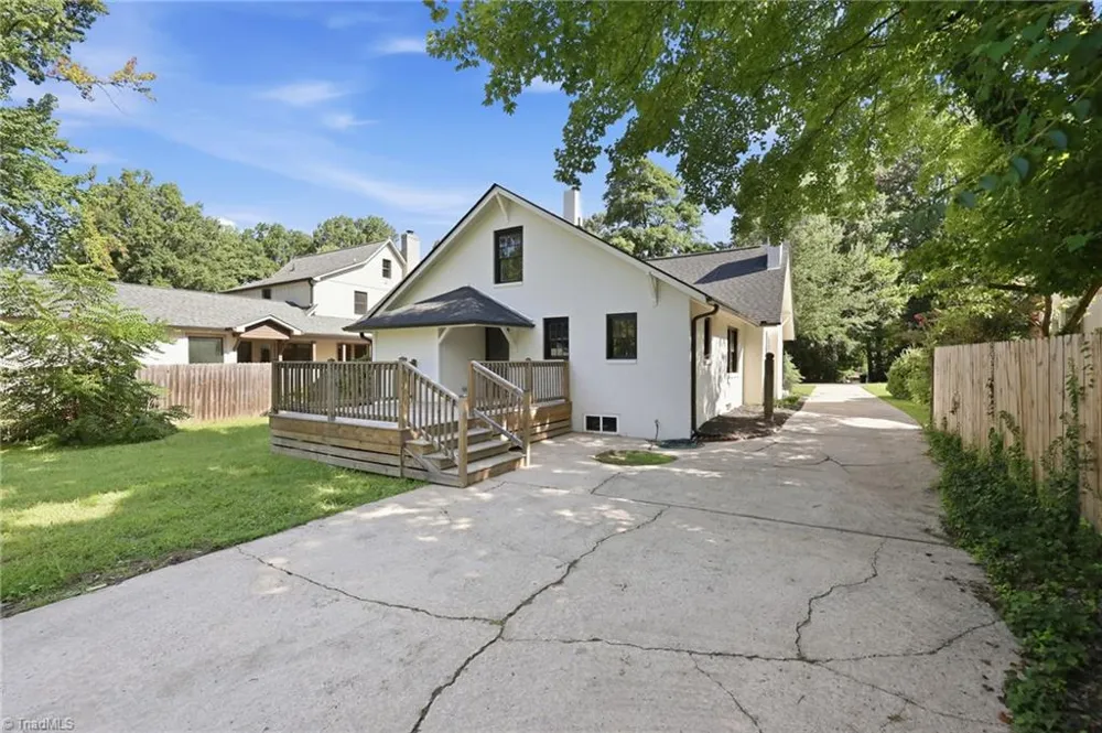 813 Arbordale Avenue High Point, NC 27262
