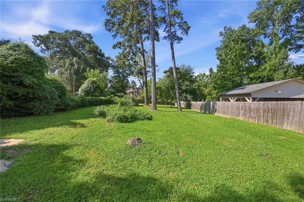813 Arbordale Avenue High Point, NC 27262