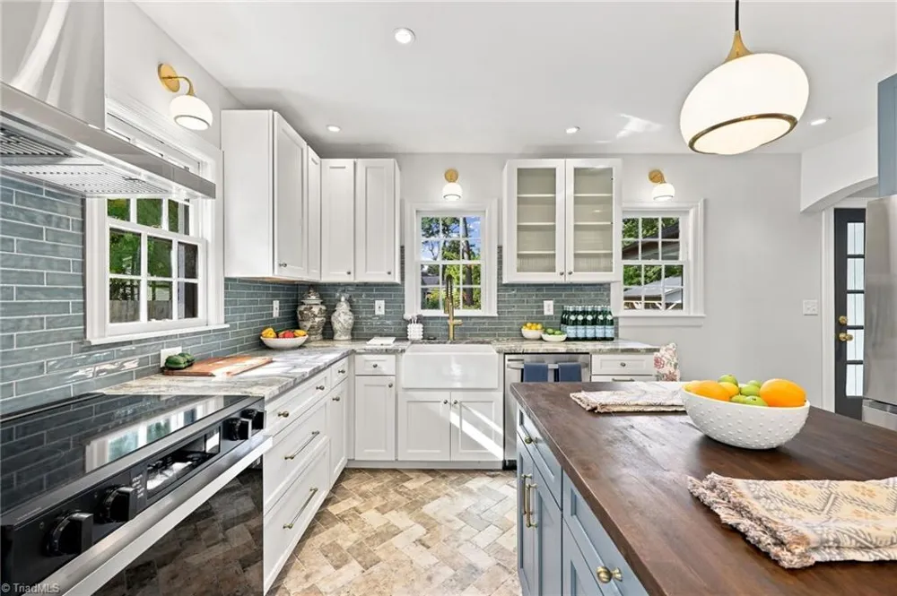 813 Arbordale Avenue High Point, NC 27262