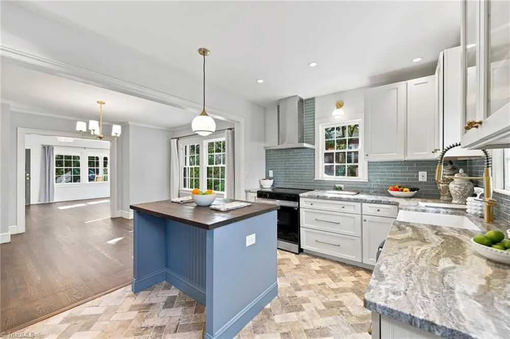 813 Arbordale Avenue High Point, NC 27262
