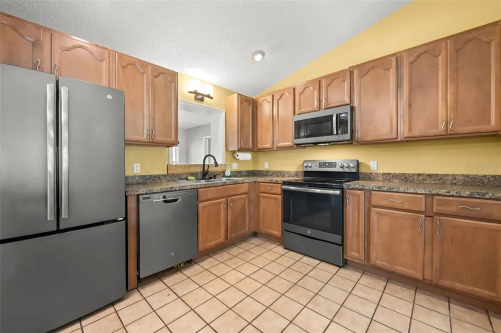 2380 PEMBERTON STREET Oviedo, FL 32765