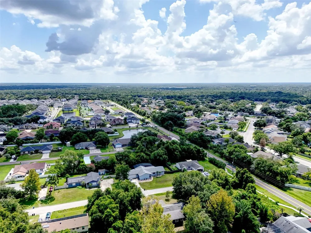 2380 PEMBERTON STREET Oviedo, FL 32765