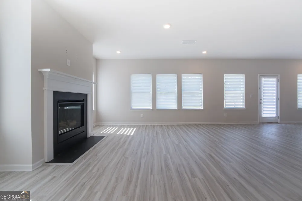 3774 Commodore CT Buford, GA 30519