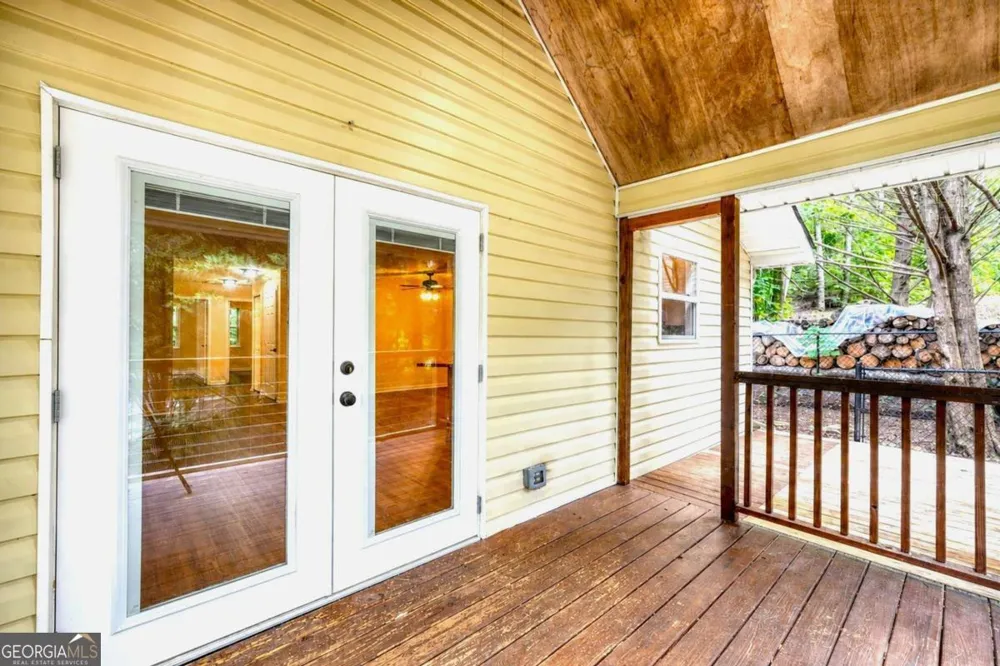 553 Grayce LN Hiawassee, GA 30546