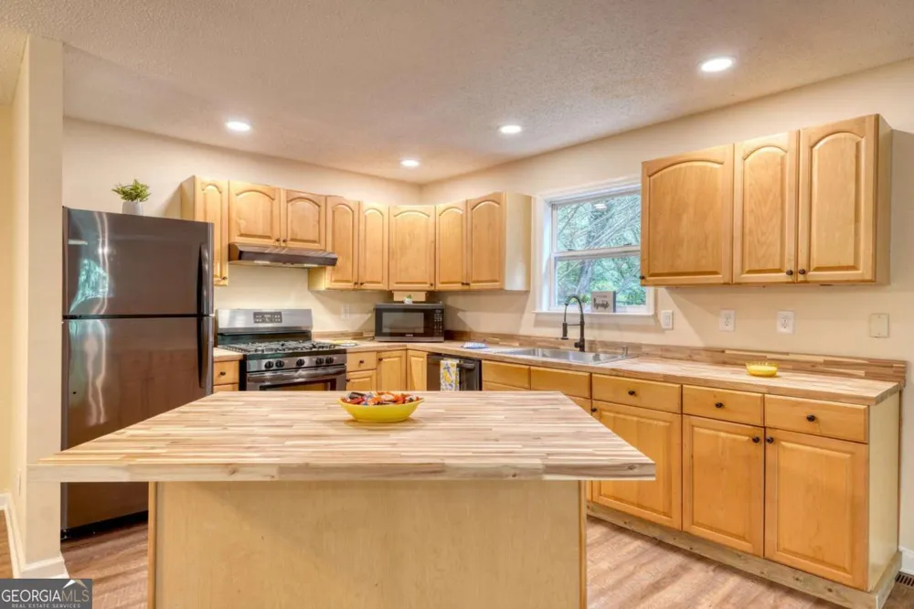 553 Grayce LN Hiawassee, GA 30546