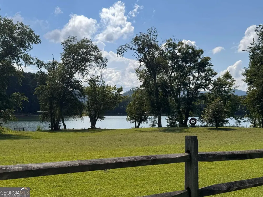 553 Grayce LN Hiawassee, GA 30546