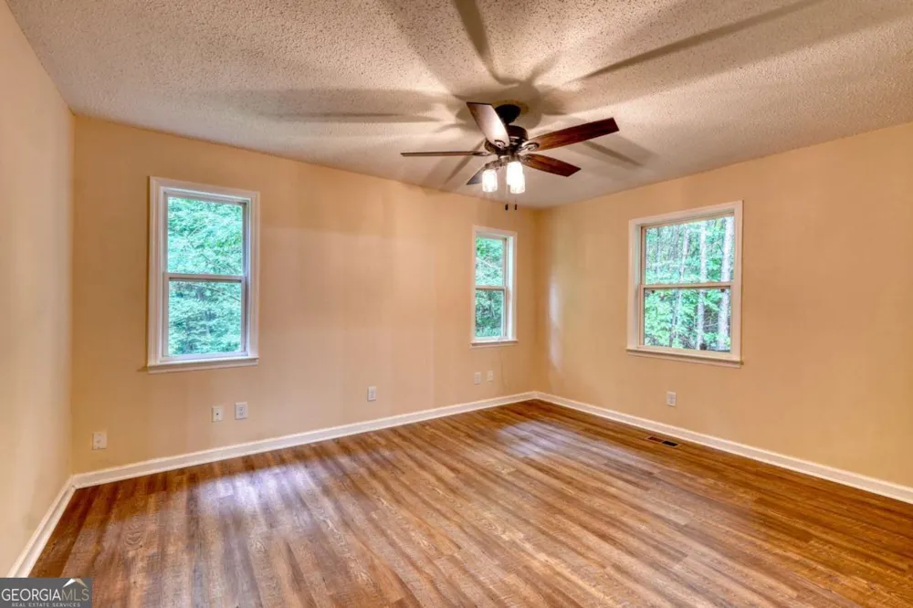 553 Grayce LN Hiawassee, GA 30546