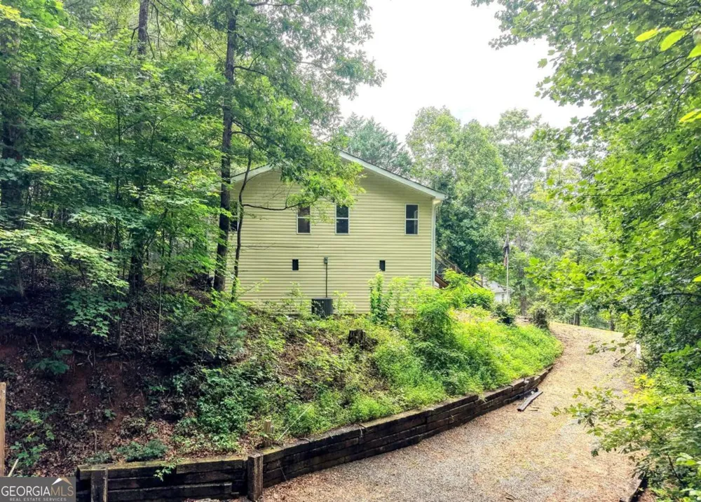 553 Grayce LN Hiawassee, GA 30546