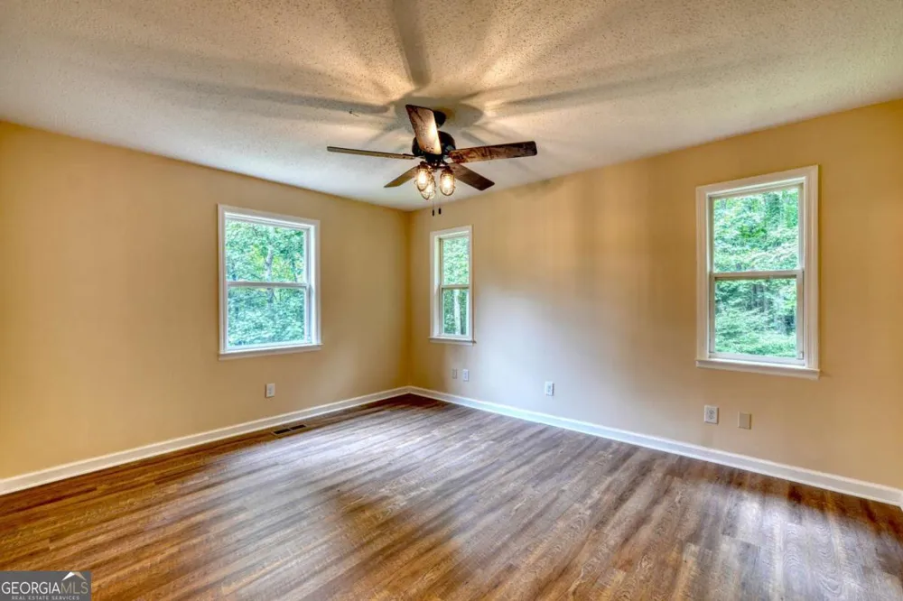 553 Grayce LN Hiawassee, GA 30546