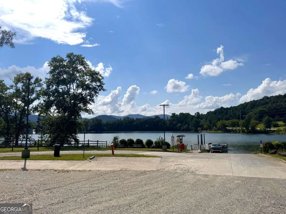 553 Grayce LN Hiawassee, GA 30546