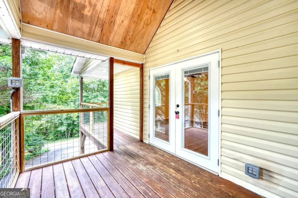553 Grayce LN Hiawassee, GA 30546