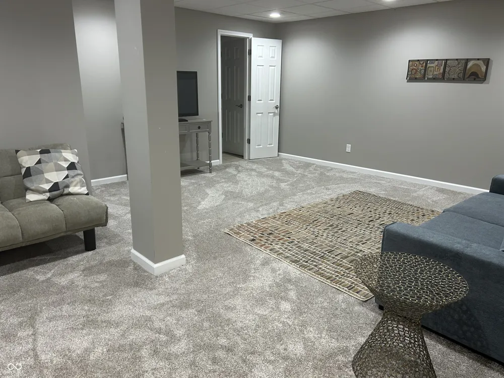 3256 Muriel Place Columbus, IN 47203
