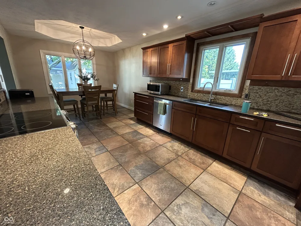 3256 Muriel Place Columbus, IN 47203