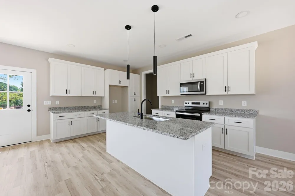 1517 Robin Road Newton, NC 28658
