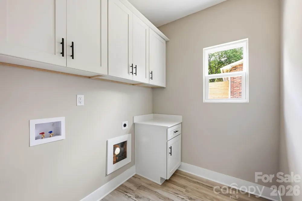 1517 Robin Road Newton, NC 28658