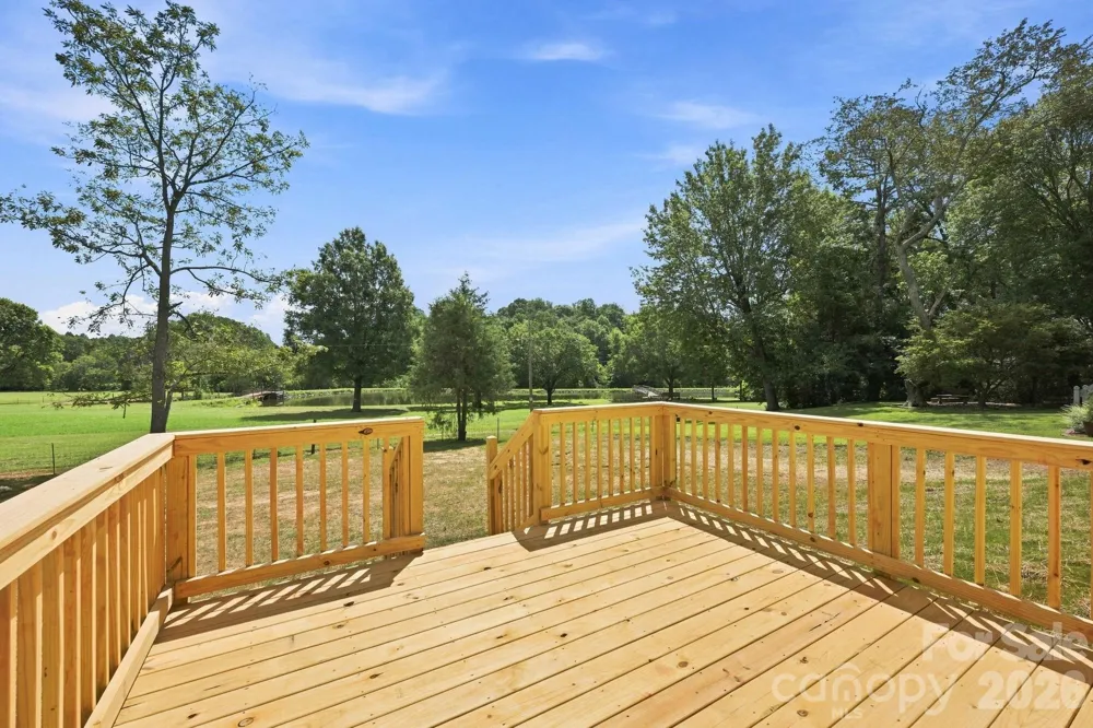 1517 Robin Road Newton, NC 28658