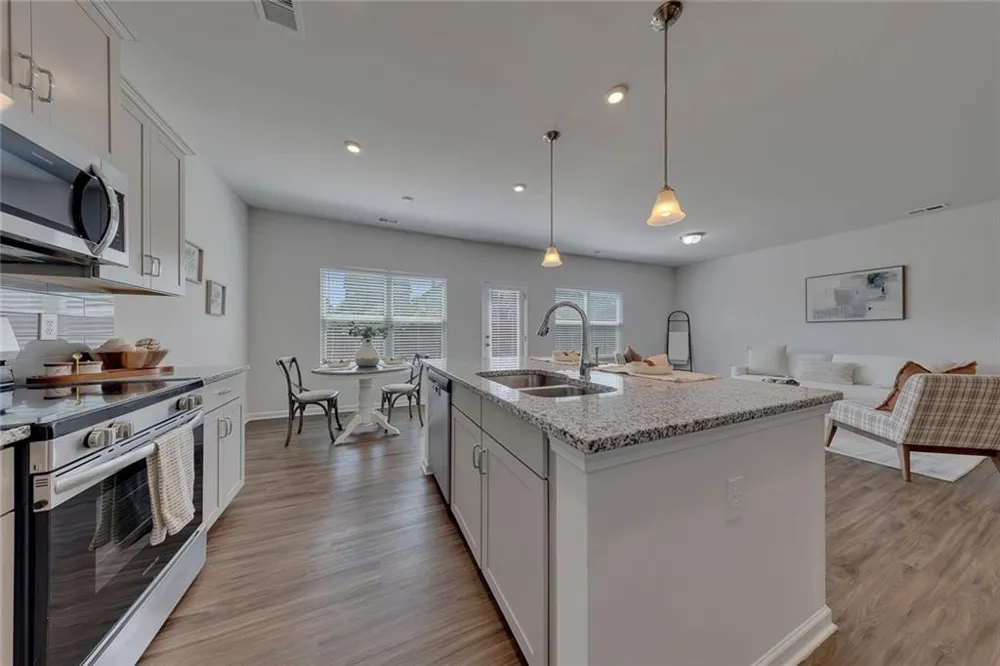 350 Cranston Drive Ball Ground, GA 30107