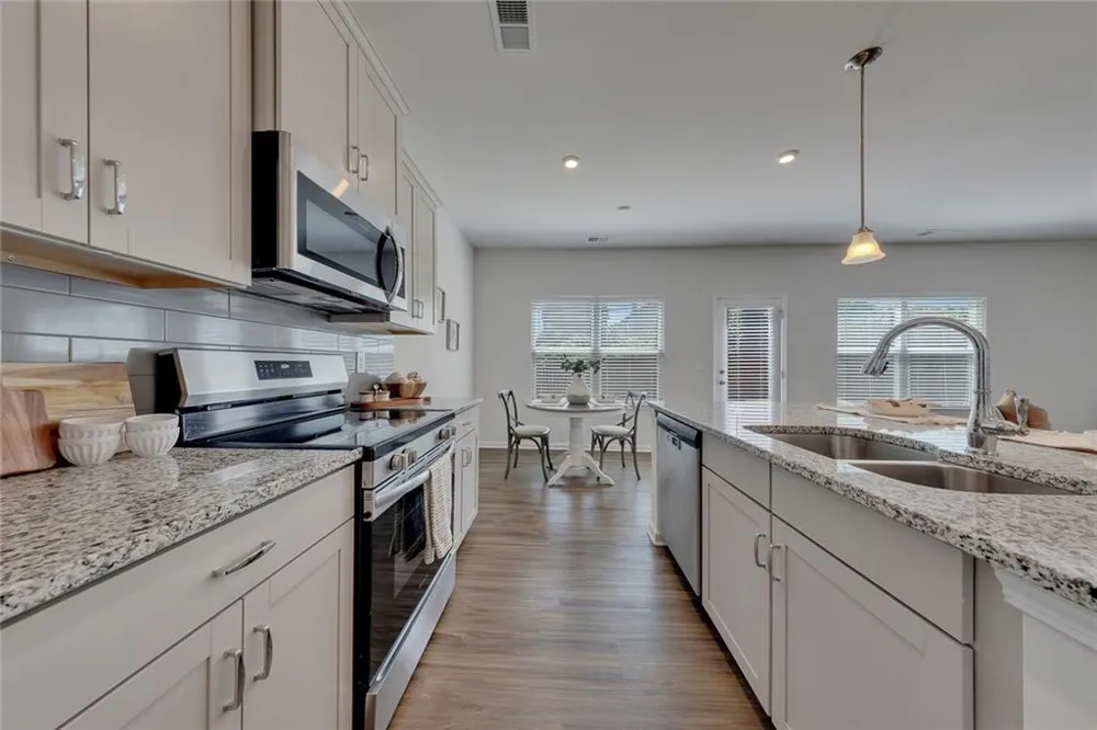 350 Cranston Drive Ball Ground, GA 30107