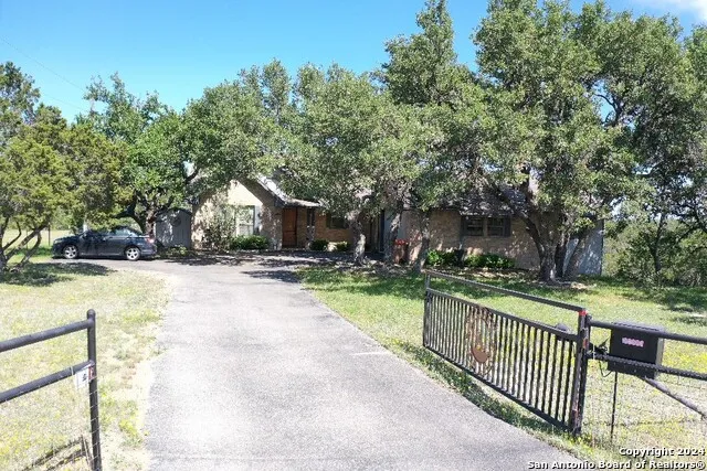 354 THOROUGHBRED Spring Branch, TX 78070
