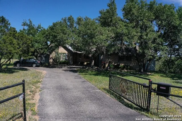 354 THOROUGHBRED Spring Branch, TX 78070