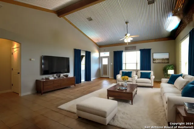 354 THOROUGHBRED Spring Branch, TX 78070