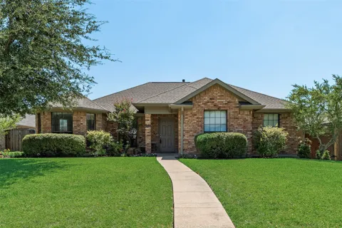 818 Foxwood Lane