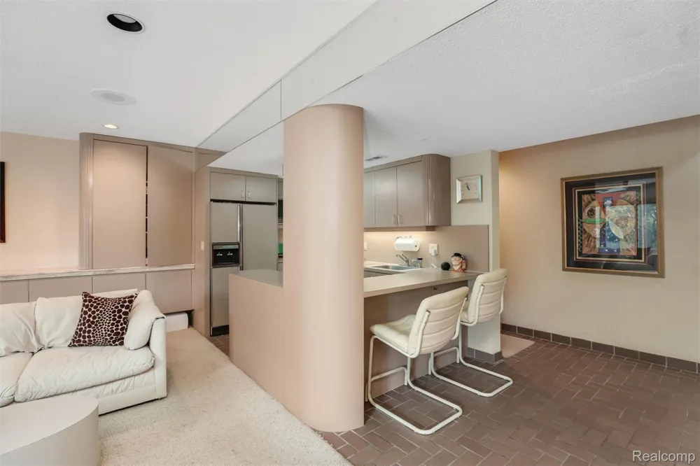 4972 Champlain Circle West Bloomfield Charter Township, MI 48323