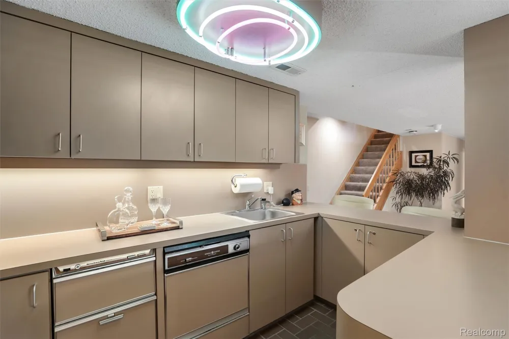 4972 Champlain Circle West Bloomfield Charter Township, MI 48323