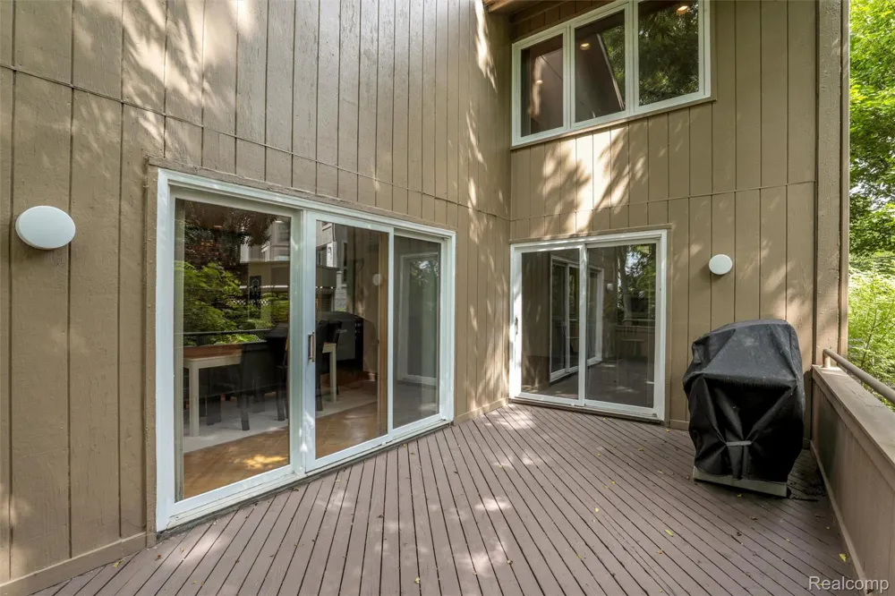 4972 Champlain Circle West Bloomfield Charter Township, MI 48323