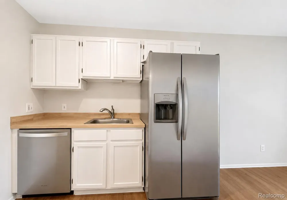50149 N Angelo Court Chesterfield Township, MI 48047