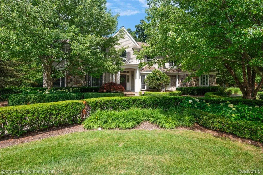 937 Mitchell Court Bloomfield Hills City, MI 48304