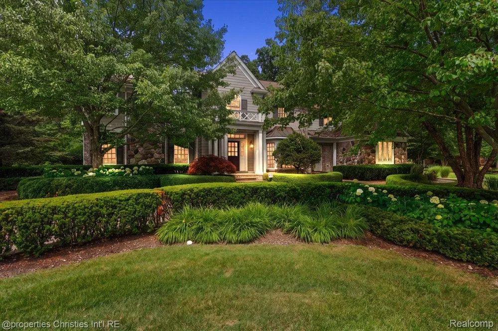 937 Mitchell Court Bloomfield Hills City, MI 48304
