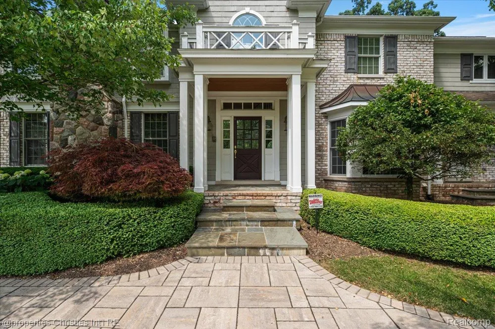 937 Mitchell Court Bloomfield Hills City, MI 48304