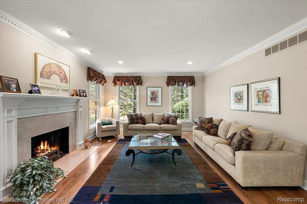 937 Mitchell Court Bloomfield Hills City, MI 48304