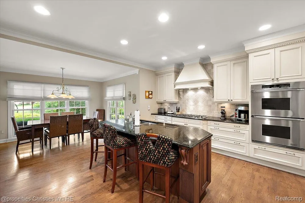 937 Mitchell Court Bloomfield Hills City, MI 48304