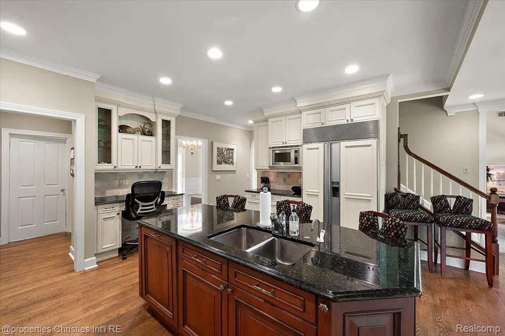937 Mitchell Court Bloomfield Hills City, MI 48304