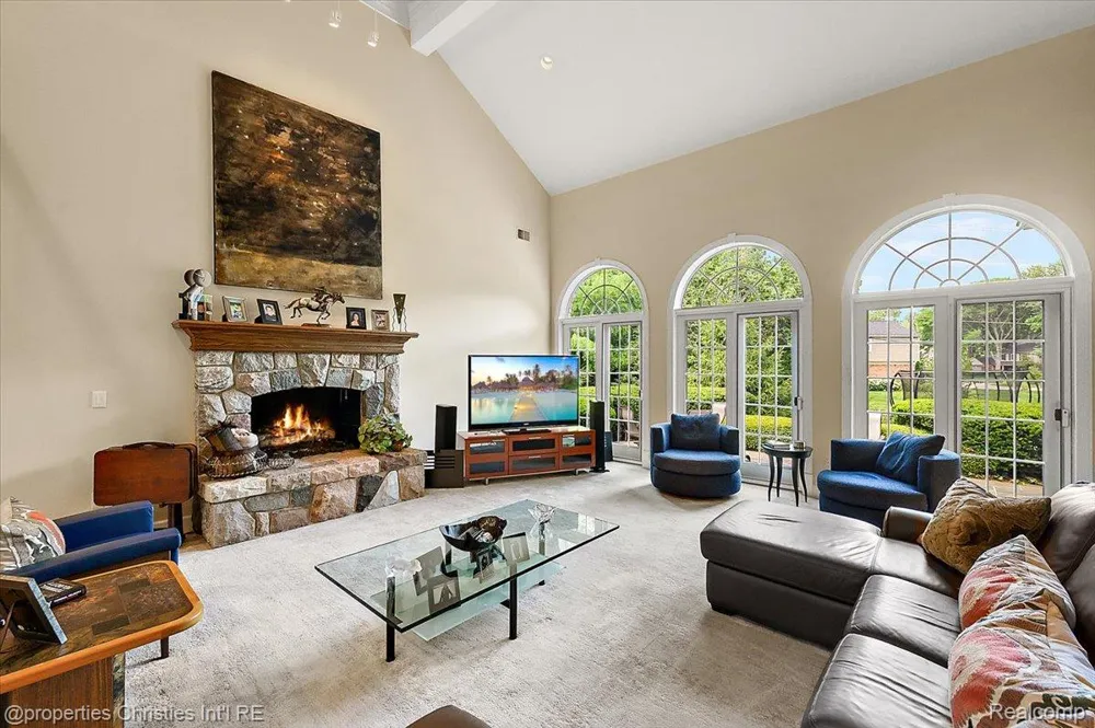 937 Mitchell Court Bloomfield Hills City, MI 48304