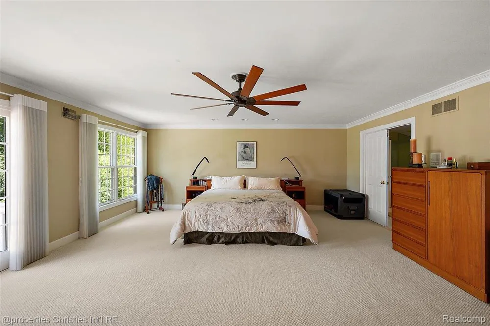 937 Mitchell Court Bloomfield Hills City, MI 48304