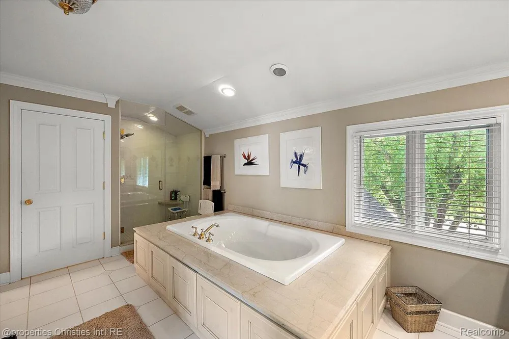 937 Mitchell Court Bloomfield Hills City, MI 48304