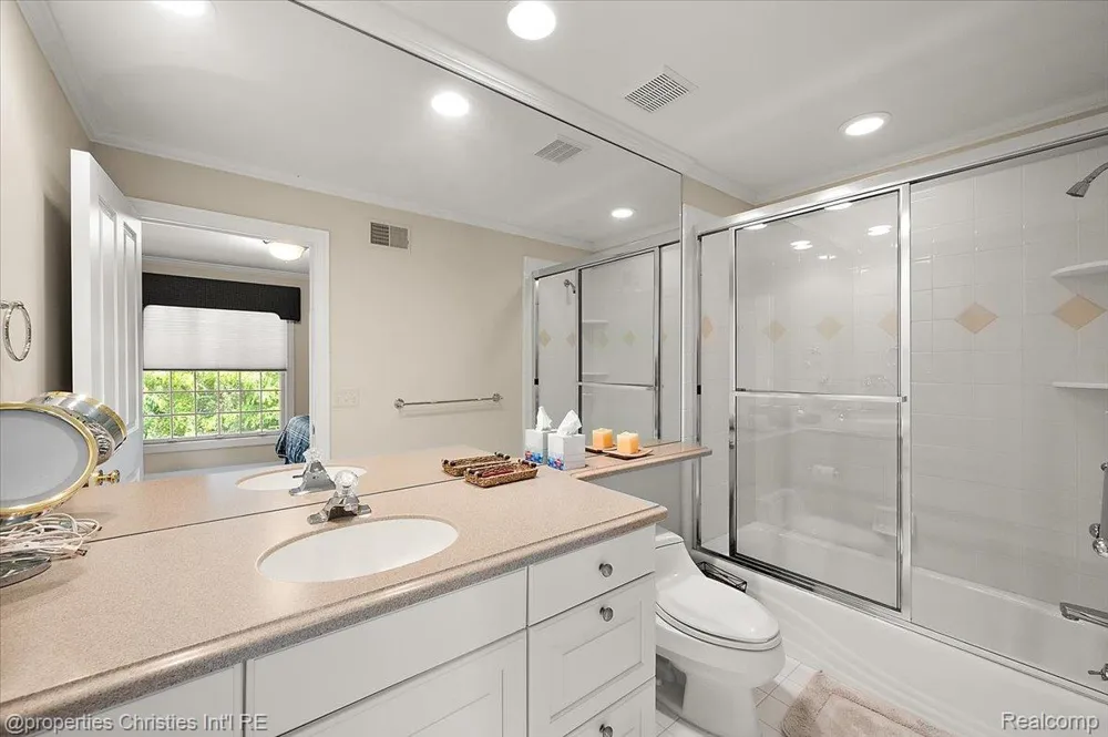 937 Mitchell Court Bloomfield Hills City, MI 48304