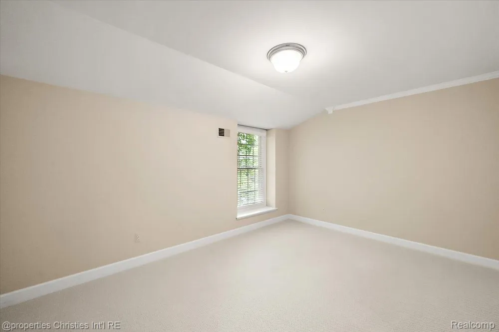 937 Mitchell Court Bloomfield Hills City, MI 48304