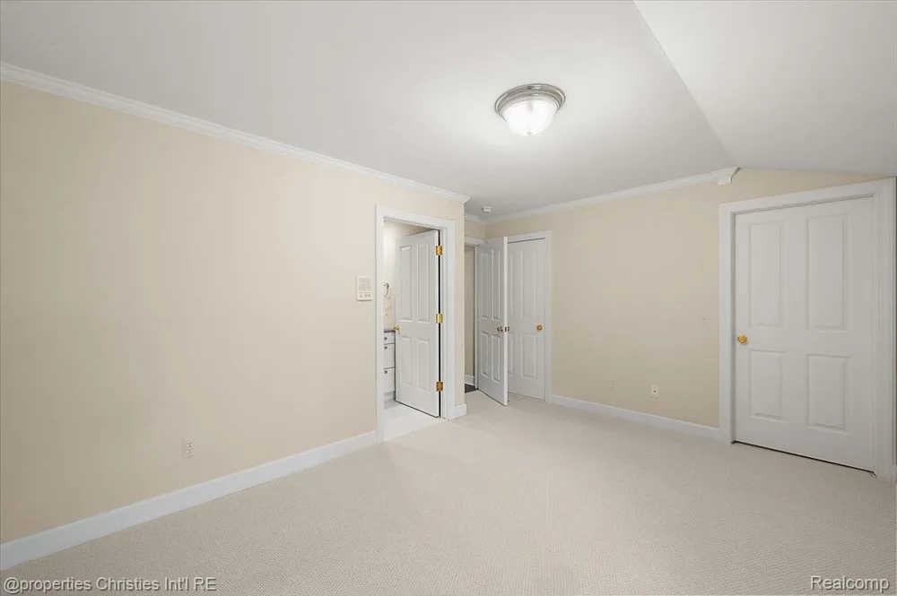 937 Mitchell Court Bloomfield Hills City, MI 48304