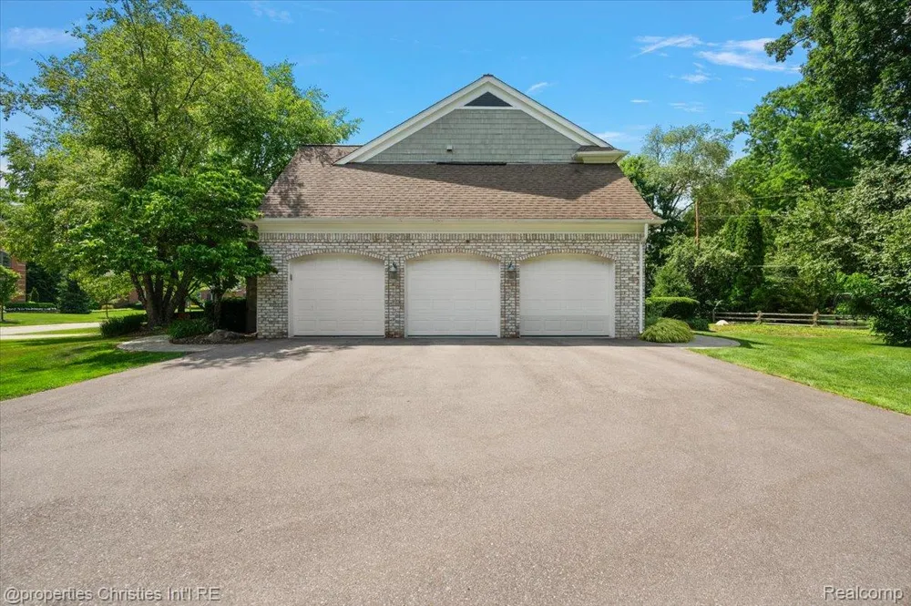 937 Mitchell Court Bloomfield Hills City, MI 48304