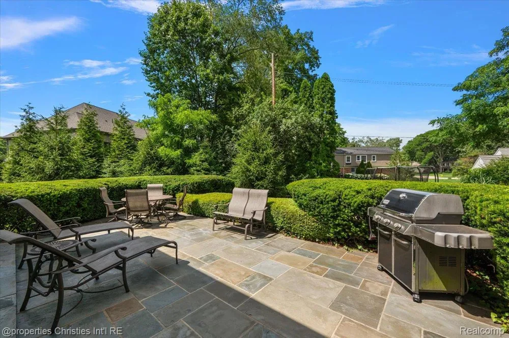 937 Mitchell Court Bloomfield Hills City, MI 48304